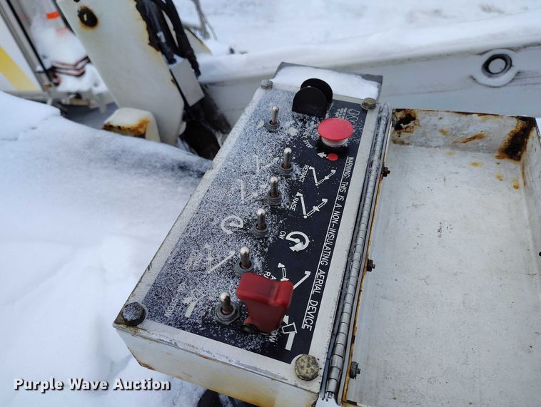 image for item IH9386 2016 Ford F450 Super Duty bucket truck