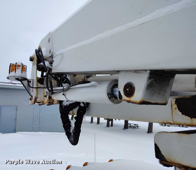 image for item IH9386 2016 Ford F450 Super Duty bucket truck