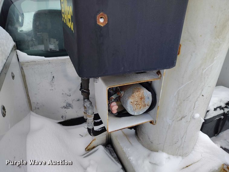 image for item IH9386 2016 Ford F450 Super Duty bucket truck