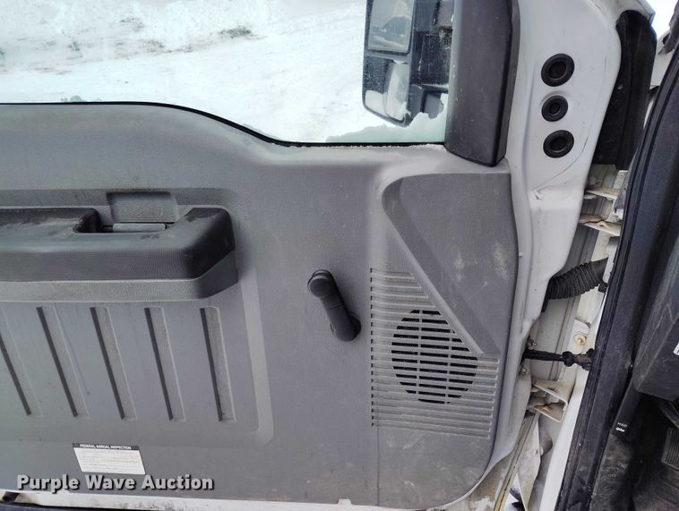 image for item IH9386 2016 Ford F450 Super Duty bucket truck