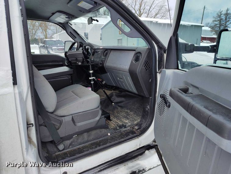 image for item IH9386 2016 Ford F450 Super Duty bucket truck