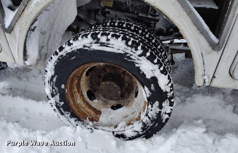 image for item IH9386 2016 Ford F450 Super Duty bucket truck