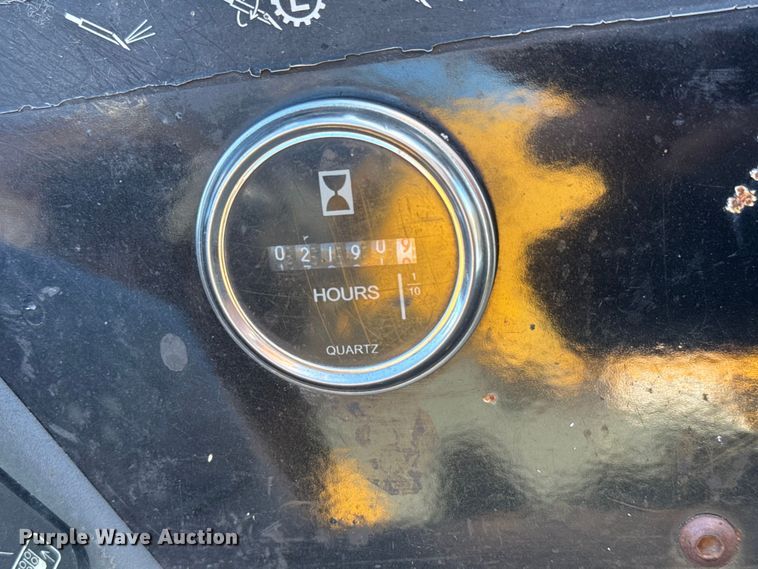 image for item NA9859 2015 Vermeer D20x22 Series II Navigator directional boring unit