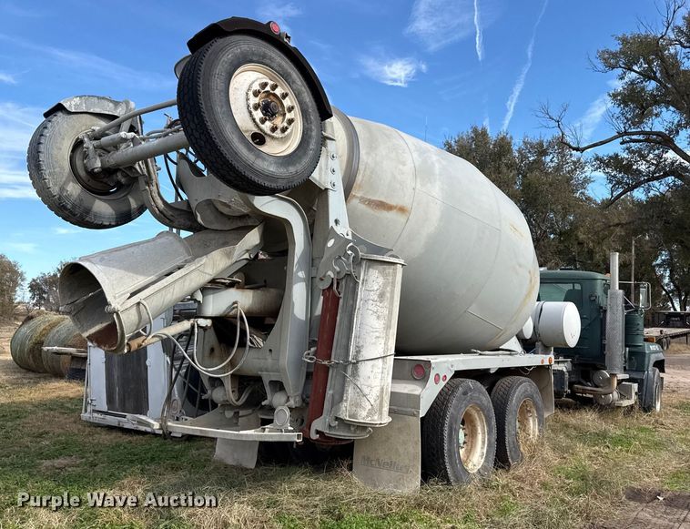 image for item NA9863 1997 Mack RD690S ready mix truck