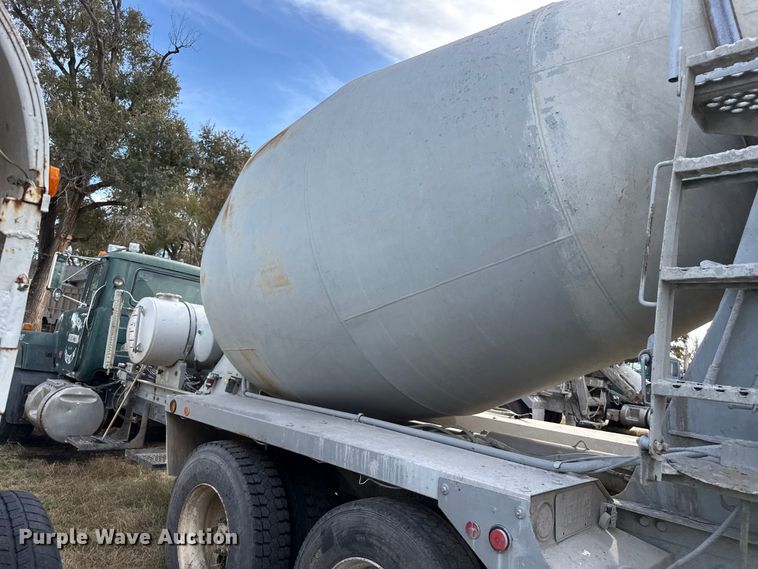 image for item NA9863 1997 Mack RD690S ready mix truck