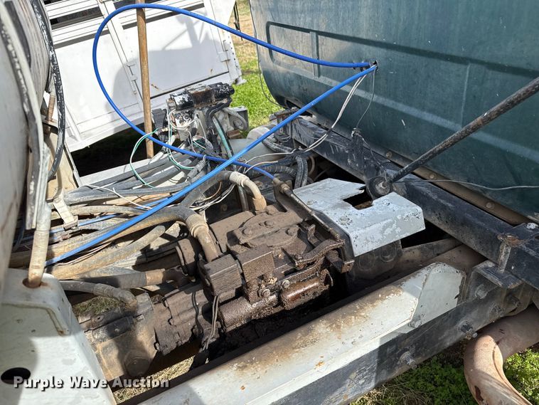 image for item NA9863 1997 Mack RD690S ready mix truck