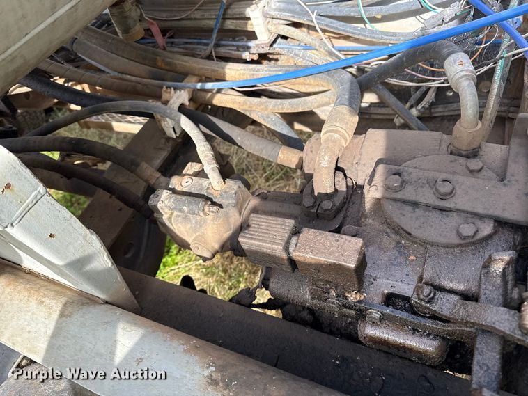 image for item NA9863 1997 Mack RD690S ready mix truck