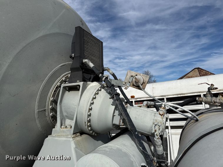 image for item NA9863 1997 Mack RD690S ready mix truck