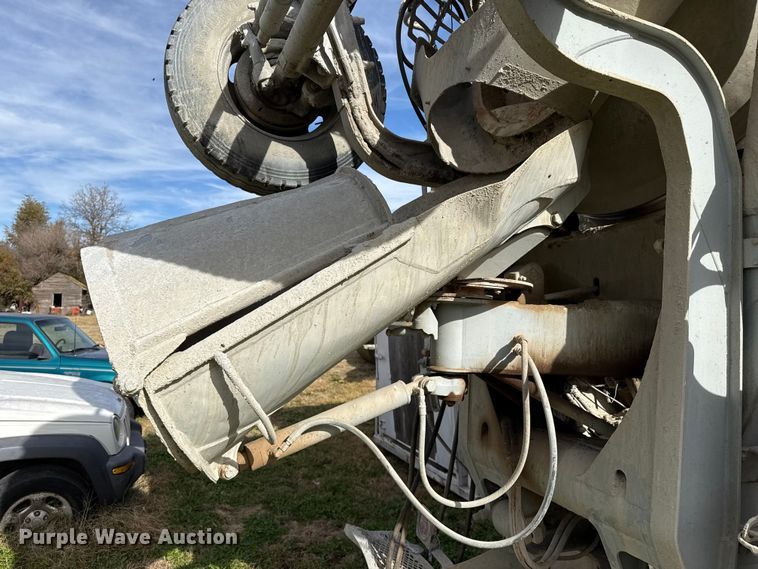 image for item NA9863 1997 Mack RD690S ready mix truck