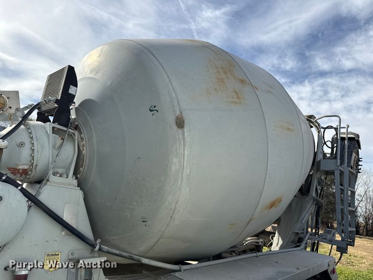 image for item NA9863 1997 Mack RD690S ready mix truck