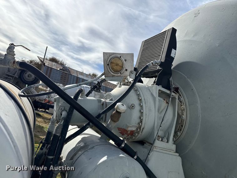 image for item NA9863 1997 Mack RD690S ready mix truck