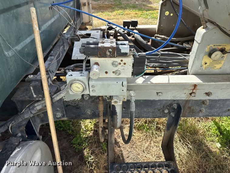 image for item NA9863 1997 Mack RD690S ready mix truck