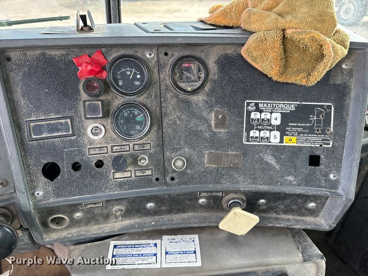 image for item NA9863 1997 Mack RD690S ready mix truck