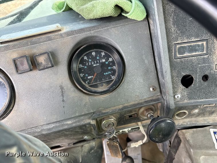 image for item NA9863 1997 Mack RD690S ready mix truck