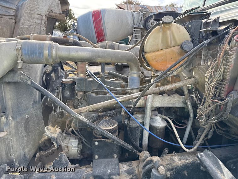 image for item NA9863 1997 Mack RD690S ready mix truck