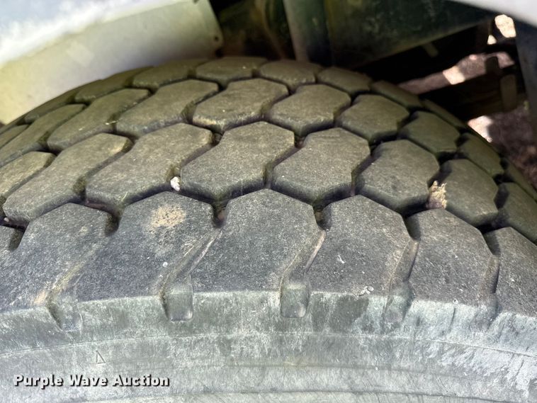 image for item NA9863 1997 Mack RD690S ready mix truck