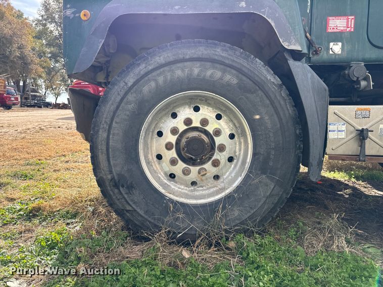 image for item NA9863 1997 Mack RD690S ready mix truck