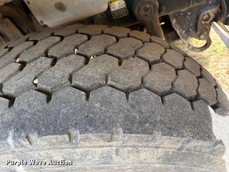 image for item NA9863 1997 Mack RD690S ready mix truck