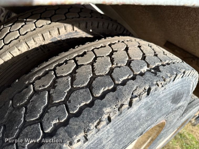 image for item NA9863 1997 Mack RD690S ready mix truck