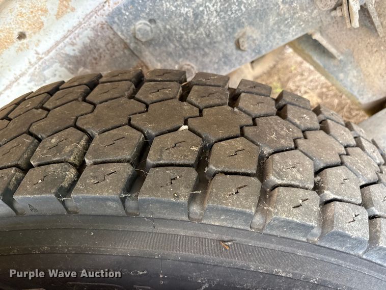 image for item NA9863 1997 Mack RD690S ready mix truck