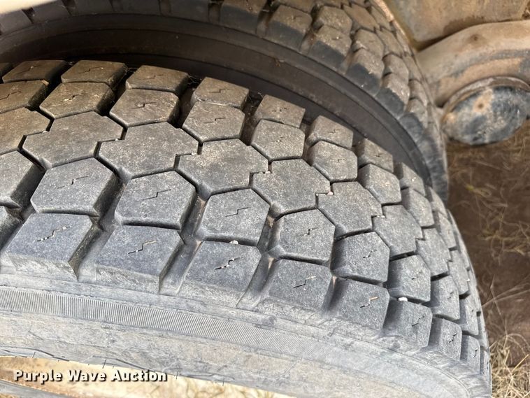 image for item NA9863 1997 Mack RD690S ready mix truck