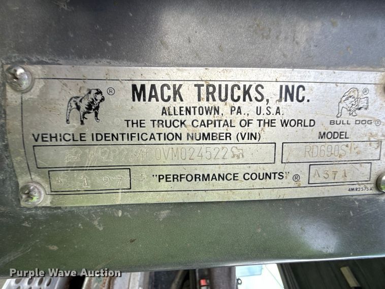 image for item NA9863 1997 Mack RD690S ready mix truck