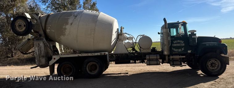 image for item NA9866 1999 Mack RD690S ready mix truck