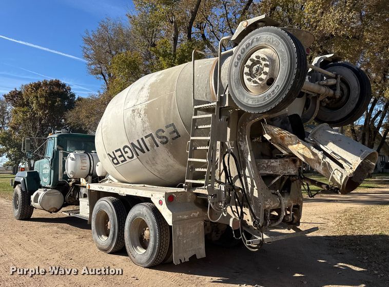 image for item NA9866 1999 Mack RD690S ready mix truck