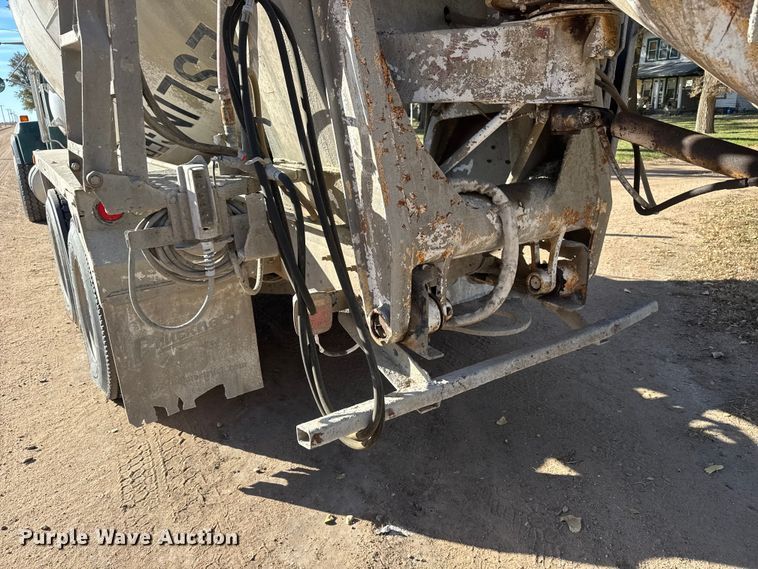 image for item NA9866 1999 Mack RD690S ready mix truck