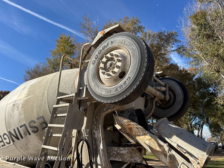 image for item NA9866 1999 Mack RD690S ready mix truck