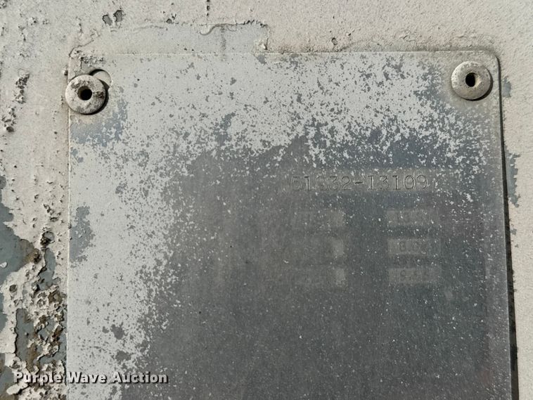 image for item NA9866 1999 Mack RD690S ready mix truck