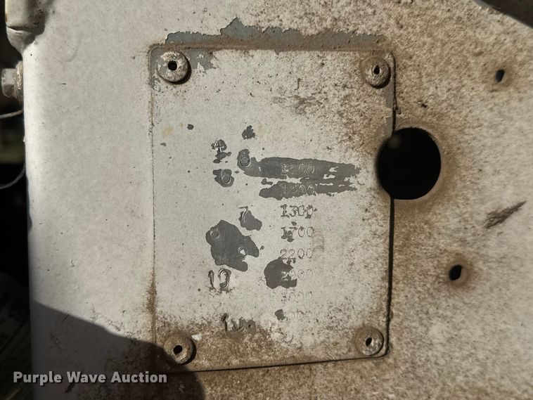 image for item NA9866 1999 Mack RD690S ready mix truck