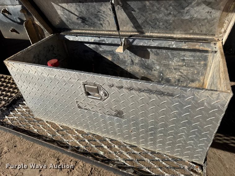 image for item NA9866 1999 Mack RD690S ready mix truck