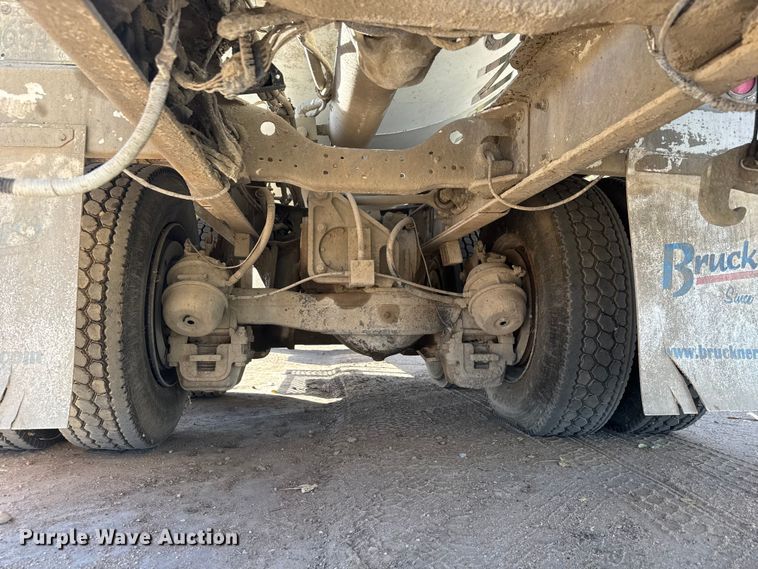 image for item NA9866 1999 Mack RD690S ready mix truck