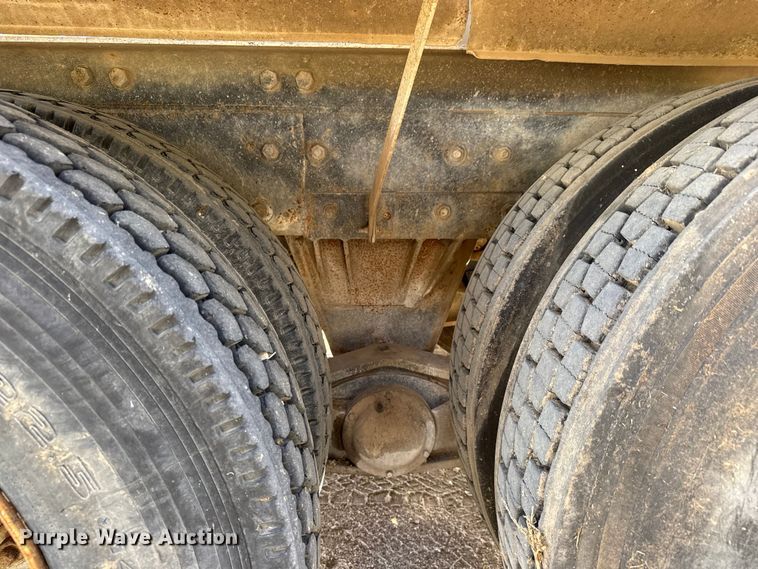 image for item NA9866 1999 Mack RD690S ready mix truck