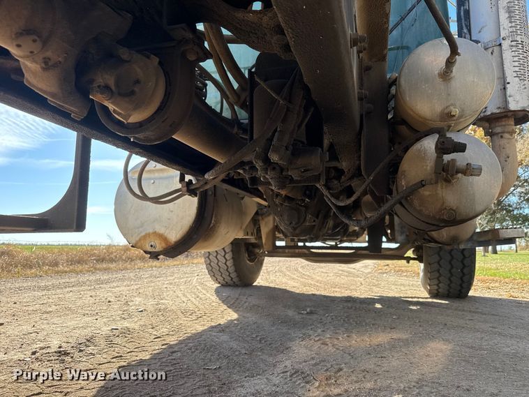 image for item NA9866 1999 Mack RD690S ready mix truck