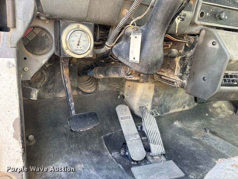 image for item NA9866 1999 Mack RD690S ready mix truck