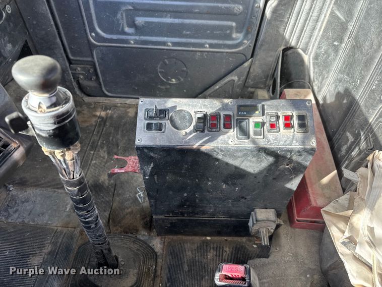 image for item NA9866 1999 Mack RD690S ready mix truck