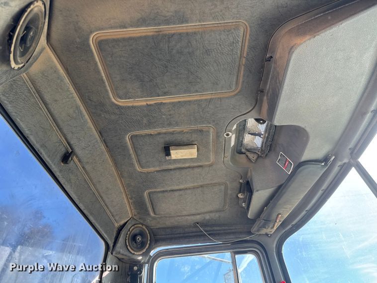 image for item NA9866 1999 Mack RD690S ready mix truck