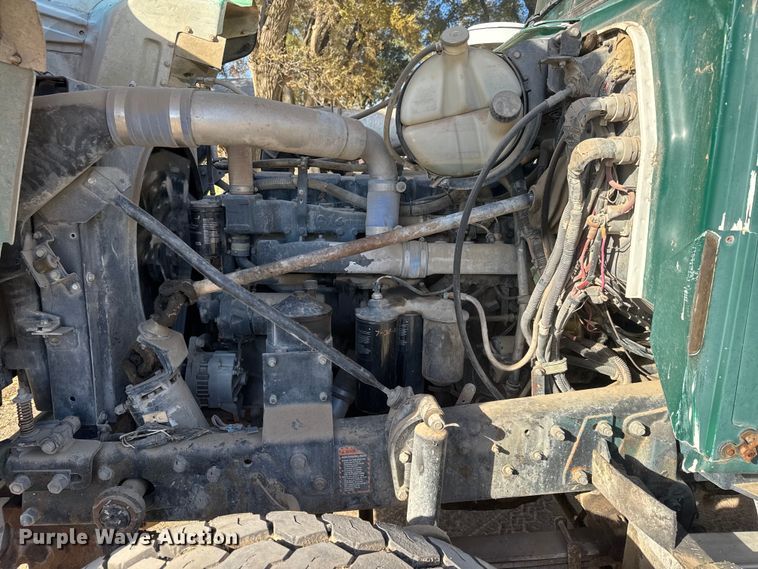 image for item NA9866 1999 Mack RD690S ready mix truck