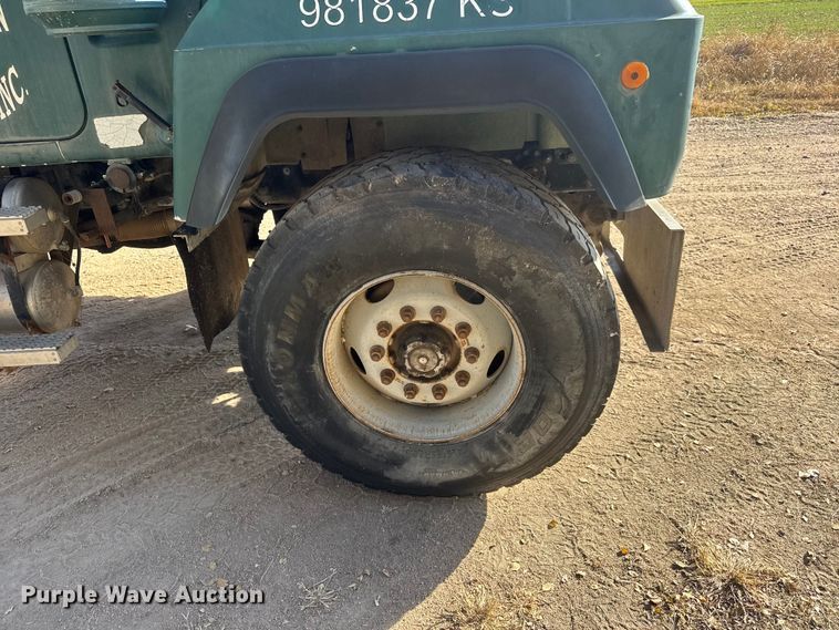 image for item NA9866 1999 Mack RD690S ready mix truck