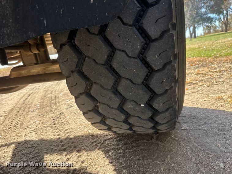 image for item NA9866 1999 Mack RD690S ready mix truck