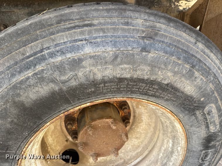 image for item NA9866 1999 Mack RD690S ready mix truck