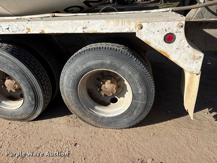 image for item NA9866 1999 Mack RD690S ready mix truck