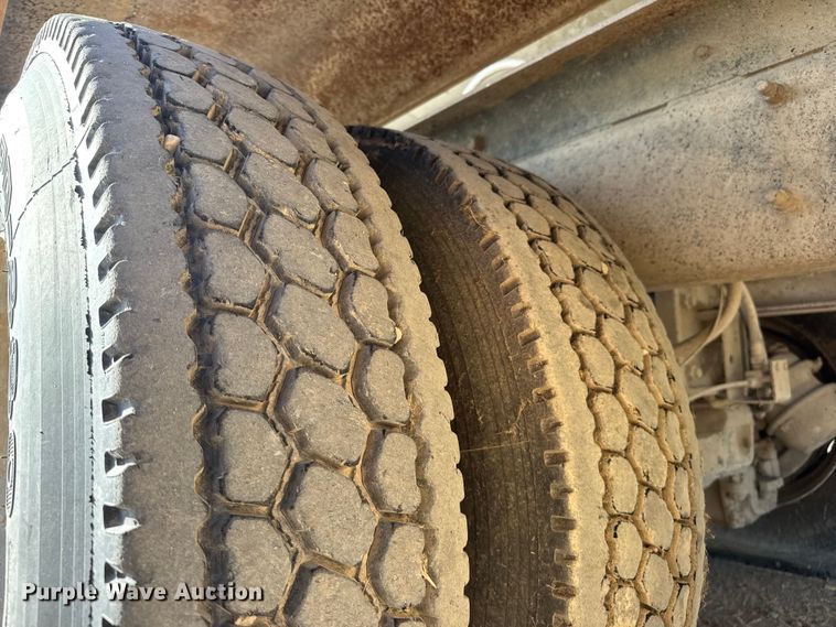 image for item NA9866 1999 Mack RD690S ready mix truck