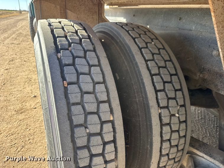 image for item NA9866 1999 Mack RD690S ready mix truck