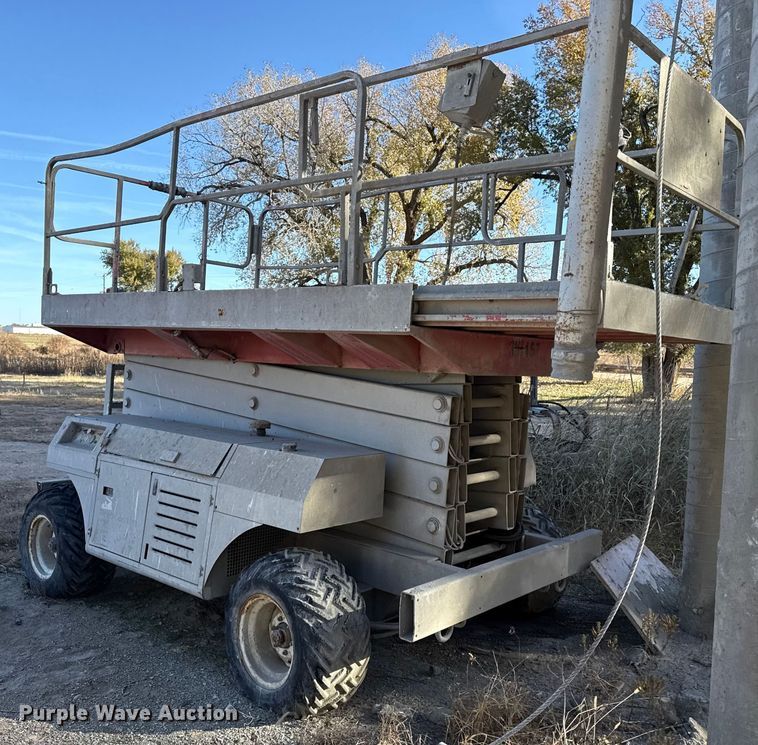 image for item NA9871 2000 MEC 4191RT scissor lift