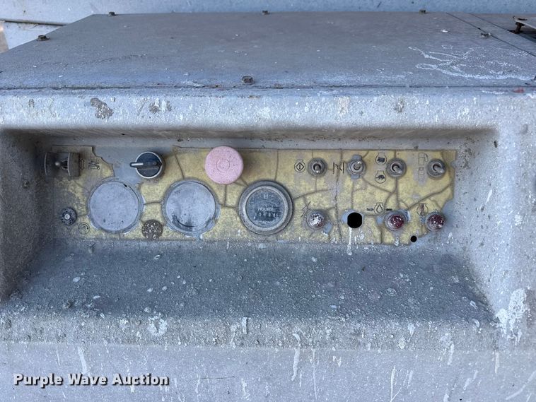 image for item NA9871 2000 MEC 4191RT scissor lift