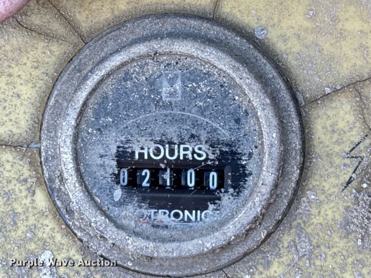 image for item NA9871 2000 MEC 4191RT scissor lift