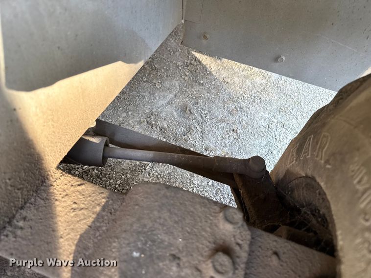 image for item NA9871 2000 MEC 4191RT scissor lift